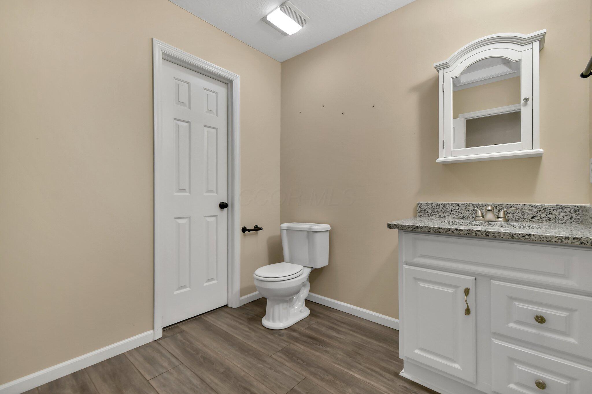 5870 Crooked Creek Boulevard, Grove City, Ohio image 33