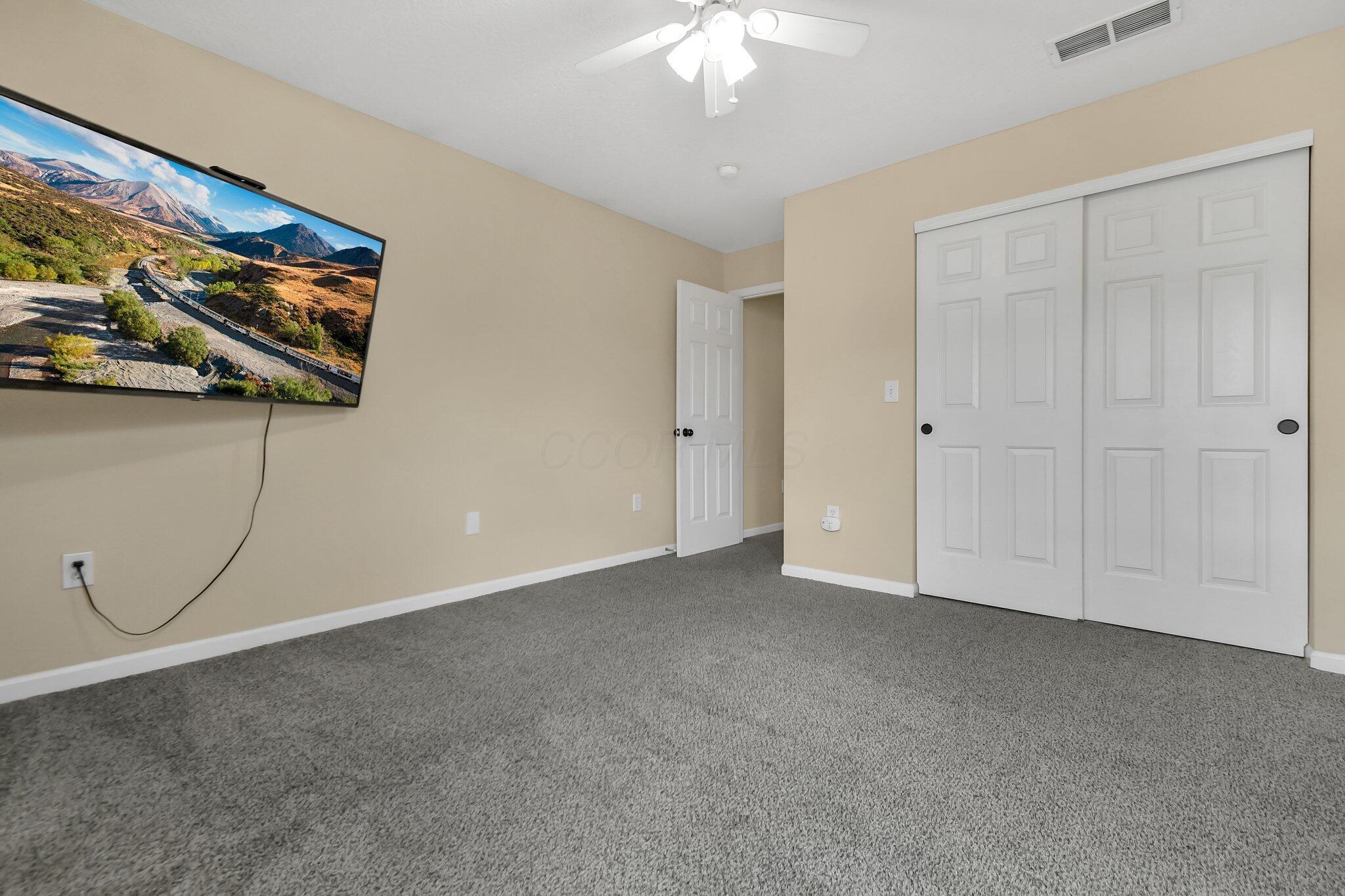5870 Crooked Creek Boulevard, Grove City, Ohio image 32