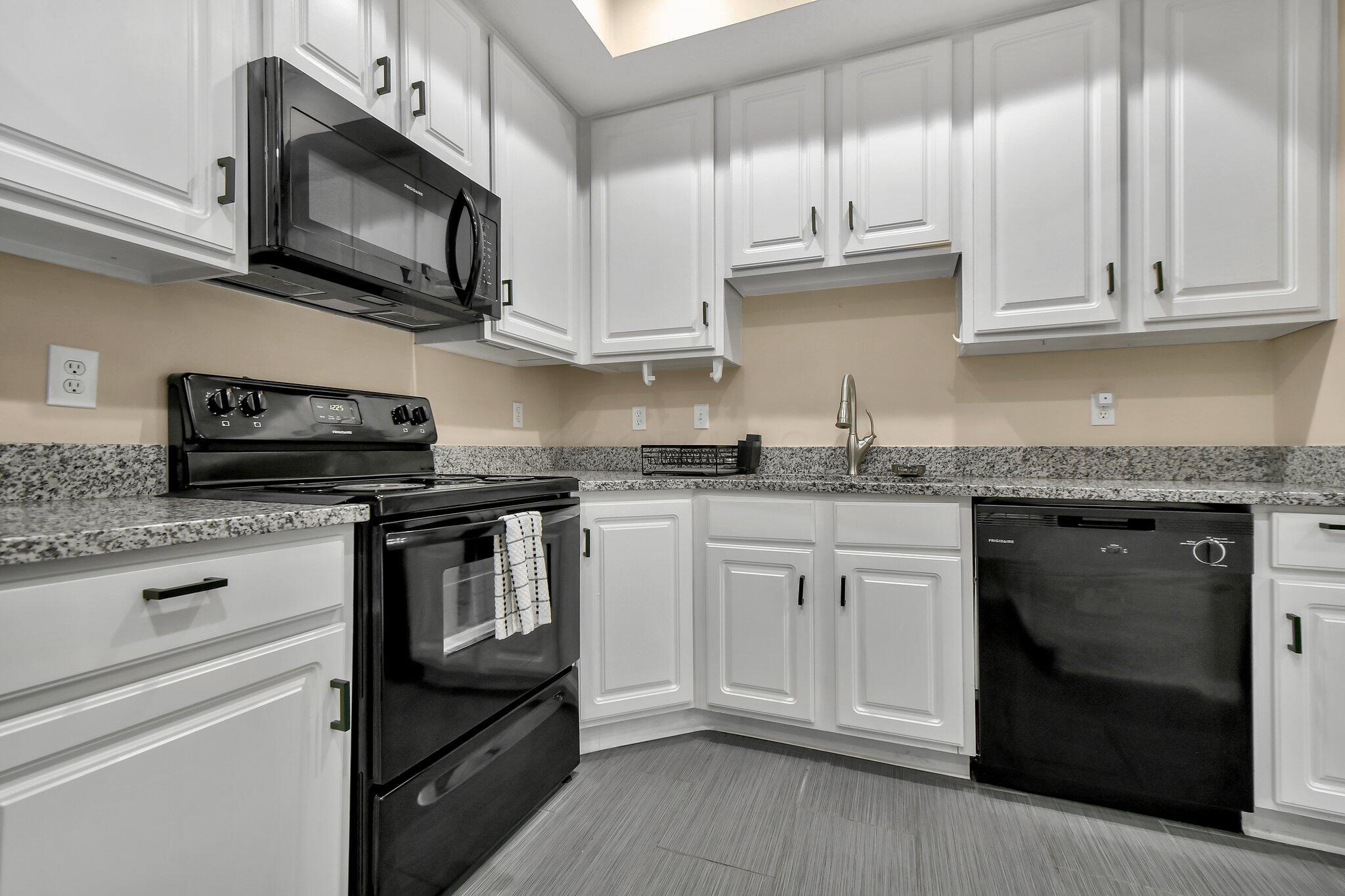 5870 Crooked Creek Boulevard, Grove City, Ohio image 20