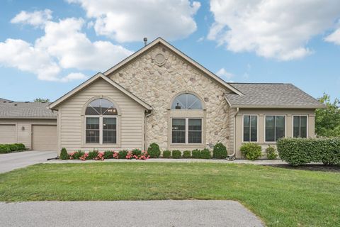 Photo of 3702 Stoneway Point, Powell, OH 43065 (MLS # 226006834)