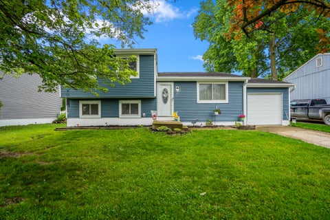 Photo of 2421 Nugget Drive, Grove City, OH 43123 (MLS # 226024431)