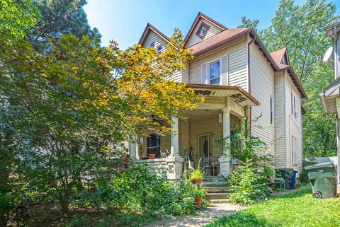 Photo of 1003 Pennsylvania Avenue, Columbus, OH 43201 (MLS # 225030259)