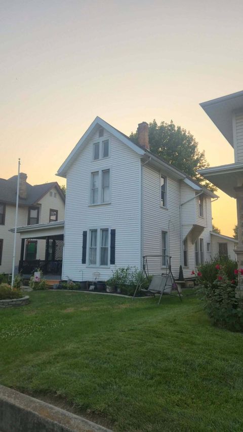 Photo of 414 E Temple Street, Washington Court House, OH 43160 (MLS # 226027168)