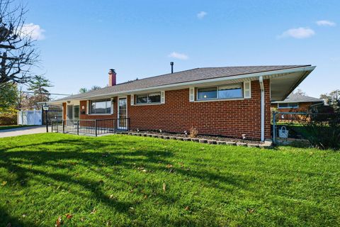 Photo of 1027 S Brinker Avenue, Columbus, OH 43204 (MLS # 225043334)