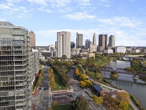 Photo of 300 W Spring Street 1105 #1105, Columbus, OH 43215 (MLS # 226005117)