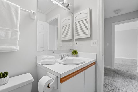 Tiny photo for 5589 Valencia Park Boulevard 11A #11A, Hilliard, OH 43026 (MLS # 225037629)