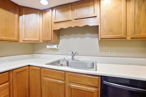 Tiny photo for 290 Robbins Drive, Newark, OH 43055 (MLS # 226036218)