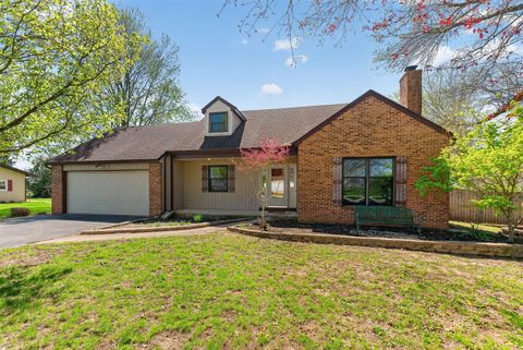 Photo of 4985 Dellen Road, Groveport, OH 43125 (MLS # 226011237)