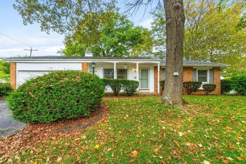 Photo of 693 Pointview Drive, Westerville, OH 43081 (MLS # 225039430)