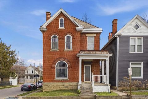 Photo of 472 E Whittier Street, Columbus, OH 43206 (MLS # 226010066)