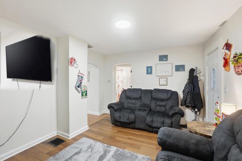 Tiny photo for 132 N Pierce Avenue, Lancaster, OH 43130 (MLS # 225044629)