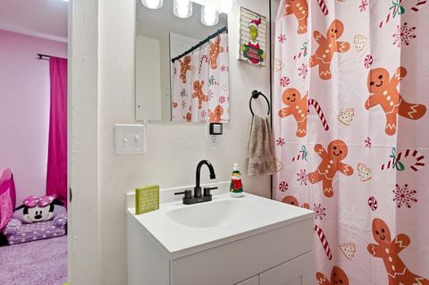 Tiny photo for 132 N Pierce Avenue, Lancaster, OH 43130 (MLS # 225044629)