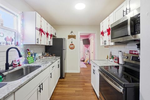 Tiny photo for 132 N Pierce Avenue, Lancaster, OH 43130 (MLS # 225044629)