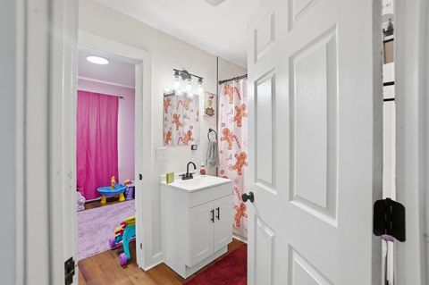 Tiny photo for 132 N Pierce Avenue, Lancaster, OH 43130 (MLS # 225044629)