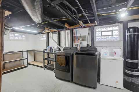 Tiny photo for 132 N Pierce Avenue, Lancaster, OH 43130 (MLS # 225044629)