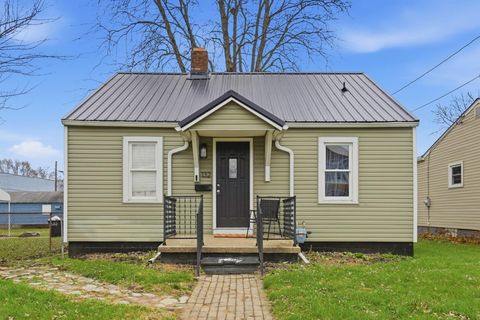 Photo of 132 N Pierce Avenue, Lancaster, OH 43130 (MLS # 225044629)
