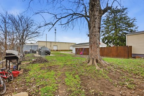 Tiny photo for 132 N Pierce Avenue, Lancaster, OH 43130 (MLS # 225044629)