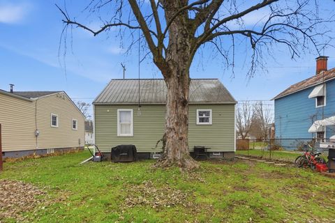 Tiny photo for 132 N Pierce Avenue, Lancaster, OH 43130 (MLS # 225044629)