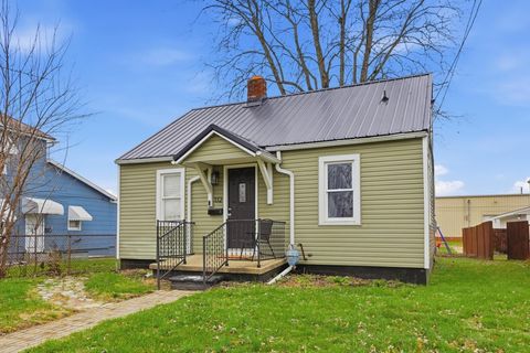 Tiny photo for 132 N Pierce Avenue, Lancaster, OH 43130 (MLS # 225044629)