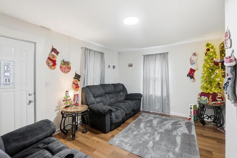 Tiny photo for 132 N Pierce Avenue, Lancaster, OH 43130 (MLS # 225044629)