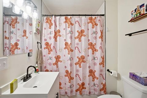 Tiny photo for 132 N Pierce Avenue, Lancaster, OH 43130 (MLS # 225044629)