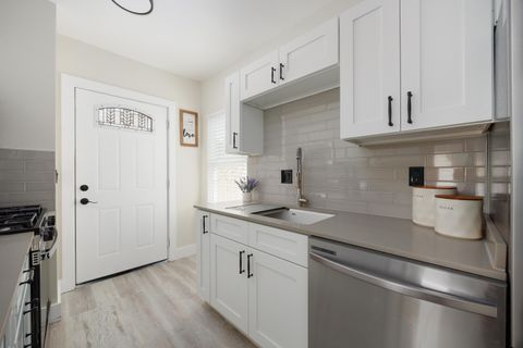 Tiny photo for 704 Hanford Street, Columbus, OH 43206 (MLS # 225044763)