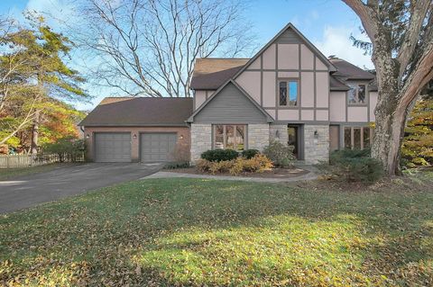 Photo of 7660 Norhill Road, Columbus, OH 43235 (MLS # 225043121)