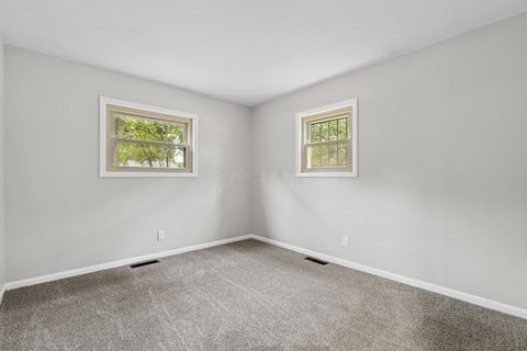 Tiny photo for 986 Loretta Avenue, Columbus, OH 43211 (MLS # 225044485)