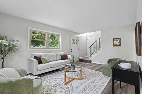 Photo of 986 Loretta Avenue, Columbus, OH 43211 (MLS # 225044485)