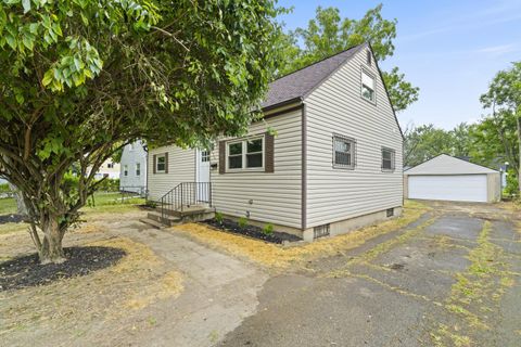 Tiny photo for 986 Loretta Avenue, Columbus, OH 43211 (MLS # 225044485)