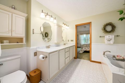 Tiny photo for 2383 Birch Bark Trail, Grove City, OH 43123 (MLS # 225037510)