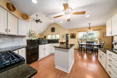 Tiny photo for 2383 Birch Bark Trail, Grove City, OH 43123 (MLS # 225037510)