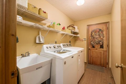 Tiny photo for 2383 Birch Bark Trail, Grove City, OH 43123 (MLS # 225037510)