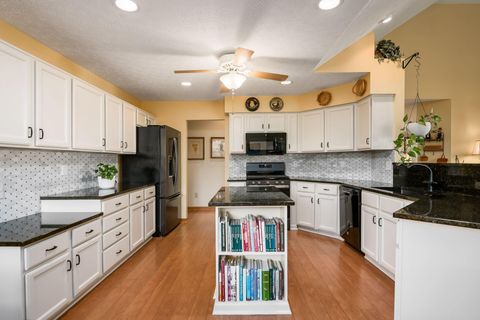 Tiny photo for 2383 Birch Bark Trail, Grove City, OH 43123 (MLS # 225037510)