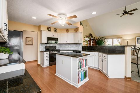 Tiny photo for 2383 Birch Bark Trail, Grove City, OH 43123 (MLS # 225037510)