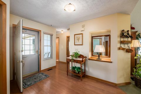 Tiny photo for 2383 Birch Bark Trail, Grove City, OH 43123 (MLS # 225037510)