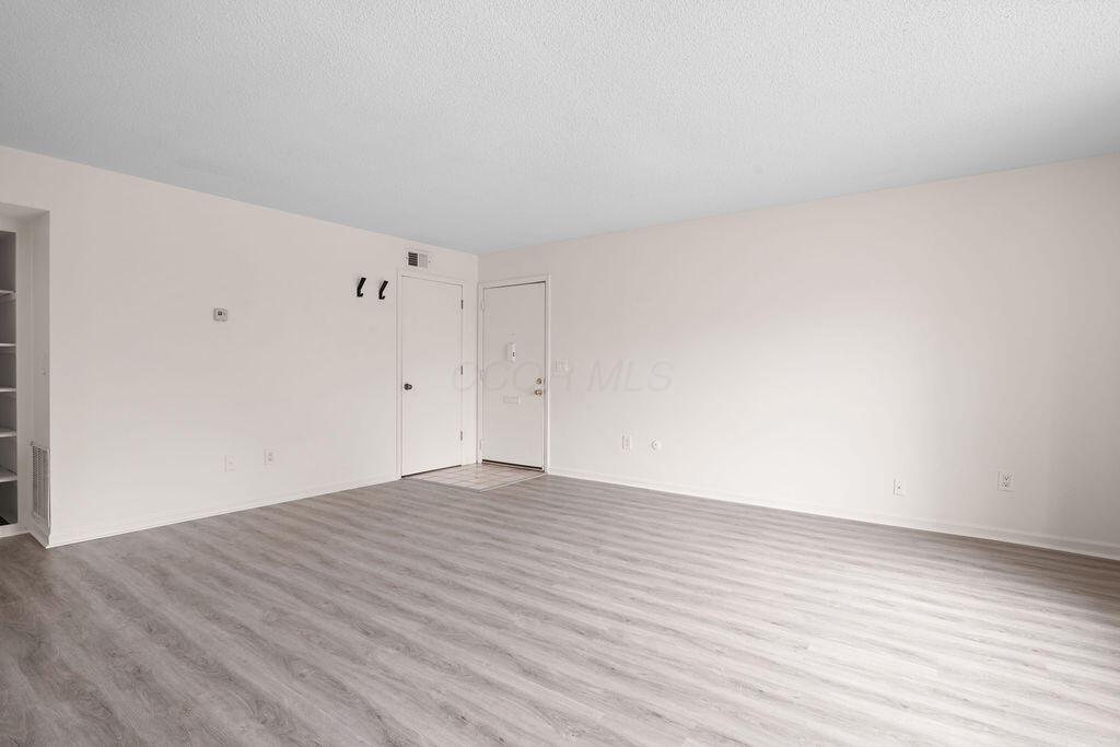 Columbus, Ohio 43214, United States, 1 Bedroom Bedrooms, ,1 BathroomBathrooms,Residential,Contingent,117798