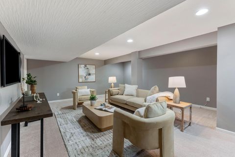 Tiny photo for 233 Auburn Drive, Newark, OH 43055 (MLS # 225044905)