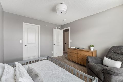 Tiny photo for 233 Auburn Drive, Newark, OH 43055 (MLS # 225044905)