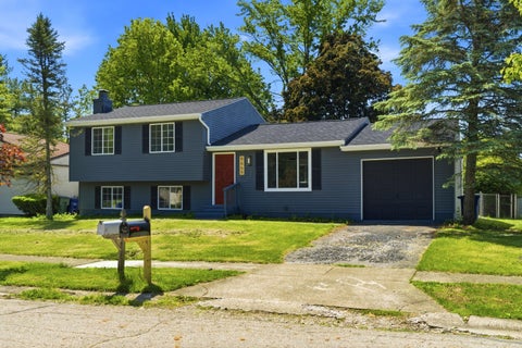 Photo of 8669 Ripton Drive, Powell, OH 43065 (MLS # 226029407)