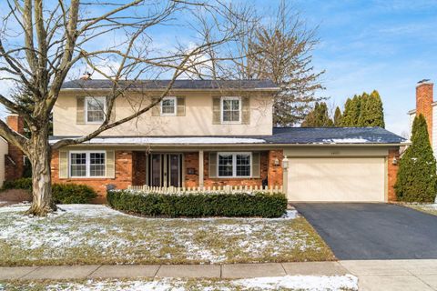 Photo of 4803 Wynwood Court, Columbus, OH 43220 (MLS # 226005319)