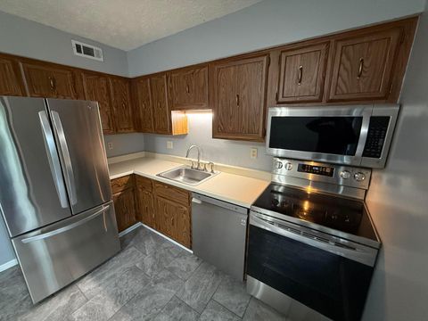 Tiny photo for 5746 Great Hall Court C #C, Columbus, OH 43231 (MLS # 226015017)
