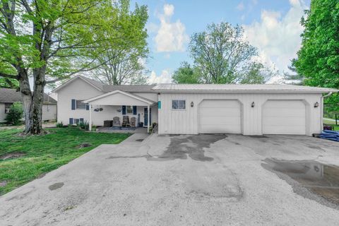 Homes For Sale - 19419 Dawson Street<br/> Adelphi, OH 43101