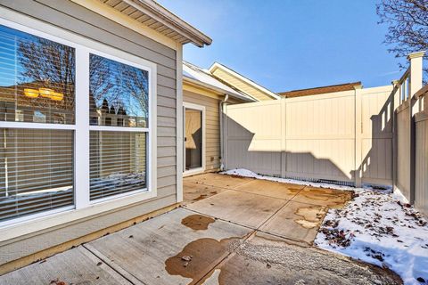 Tiny photo for 5162 Hayden Woods Lane 22 #22, Hilliard, OH 43026 (MLS # 225045908)