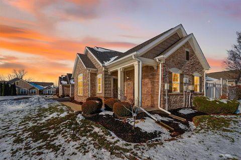 Tiny photo for 5162 Hayden Woods Lane 22 #22, Hilliard, OH 43026 (MLS # 225045908)