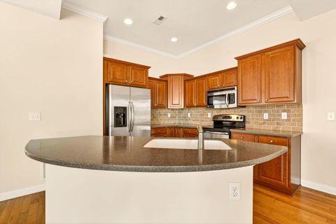 Tiny photo for 5162 Hayden Woods Lane 22 #22, Hilliard, OH 43026 (MLS # 225045908)