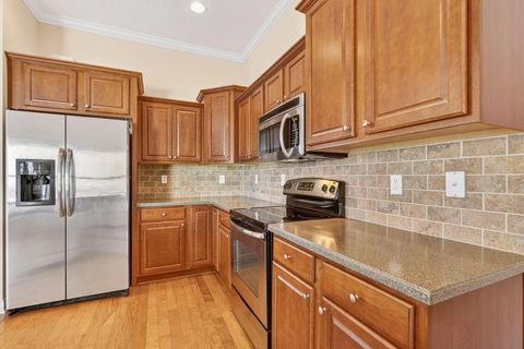 Tiny photo for 5162 Hayden Woods Lane 22 #22, Hilliard, OH 43026 (MLS # 225045908)