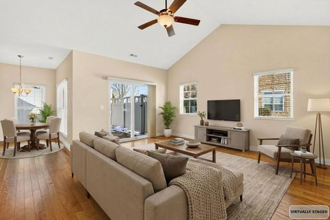 Tiny photo for 5162 Hayden Woods Lane 22 #22, Hilliard, OH 43026 (MLS # 225045908)