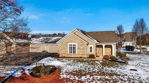 Tiny photo for 5162 Hayden Woods Lane 22 #22, Hilliard, OH 43026 (MLS # 225045908)