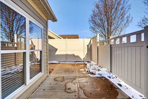 Tiny photo for 5162 Hayden Woods Lane 22 #22, Hilliard, OH 43026 (MLS # 225045908)